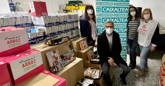Alimentos para las familias acogidas al programa de ayudas de Cáritas de Altea Alimentos para las familias acogidas al programa de ayudas de Cáritas de Altea
